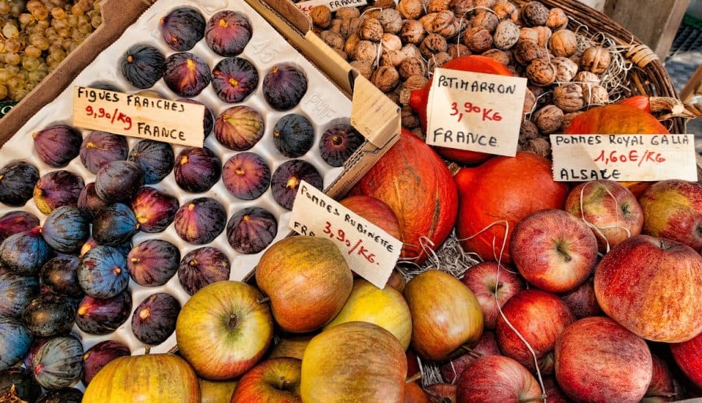 цены на фрукты на рынке